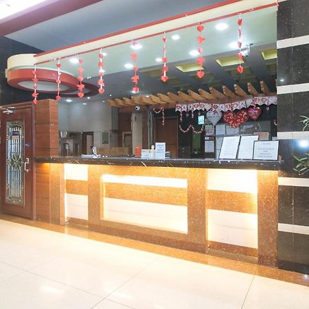 Reddoorz At Winter Hotel Araneta ケソンシティ エクステリア 写真