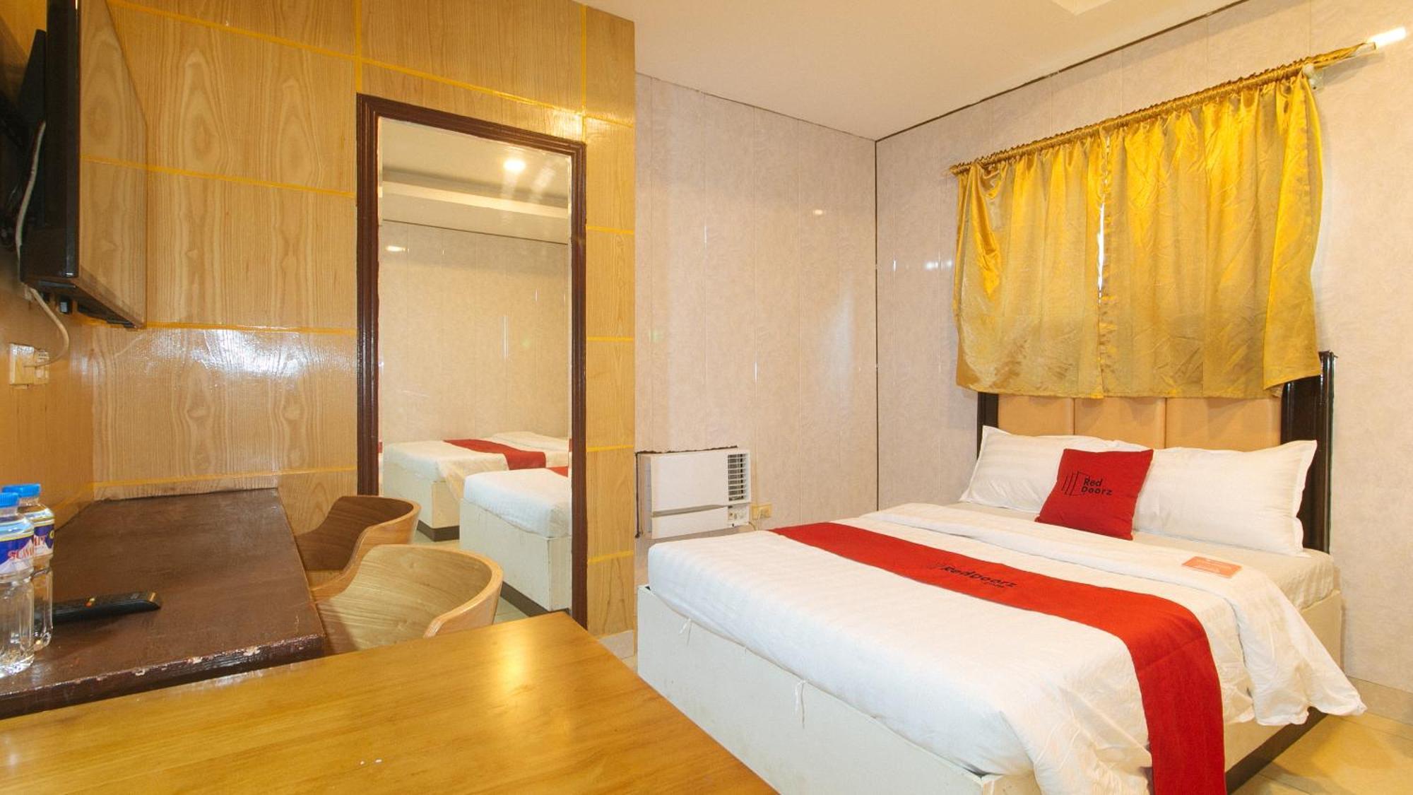 Reddoorz At Winter Hotel Araneta ケソンシティ エクステリア 写真