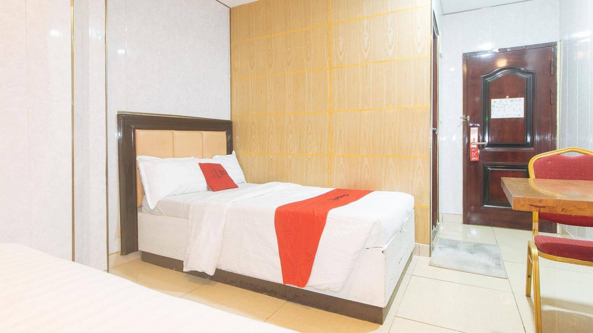 Reddoorz At Winter Hotel Araneta ケソンシティ エクステリア 写真