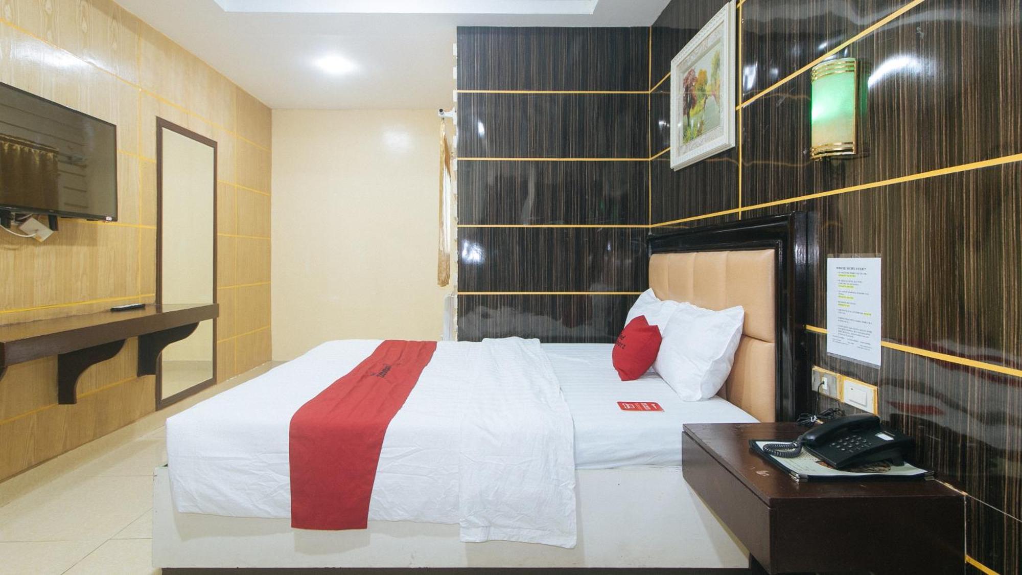 Reddoorz At Winter Hotel Araneta ケソンシティ エクステリア 写真