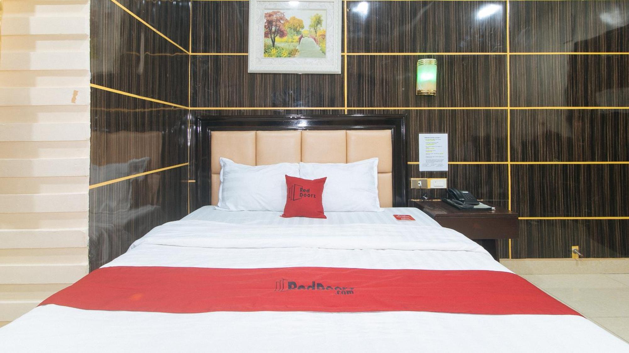Reddoorz At Winter Hotel Araneta ケソンシティ エクステリア 写真